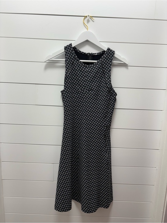 lululemon athletica Dresses & Skirts - lululemon Black and White Geo-Print Sleeveless A-Line Dress With Pockets